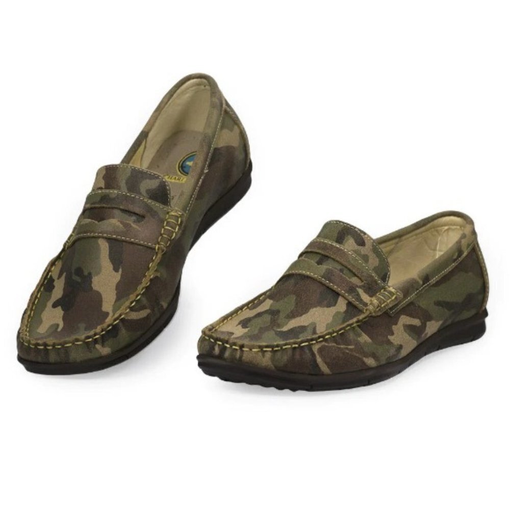 Charleston Shoe Men's Camo Bunker Loafer  9